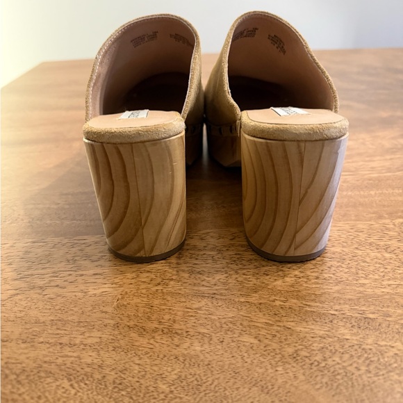 Steve Madden Women's Brooklyn Wooden Platform Clogs - Picture 5 of 6